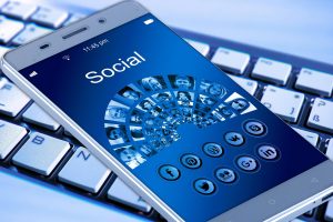 Sicherheit in den Sozialen Medien ist wichtig, politische Kompetenz aber auch. Foto: Pixabay